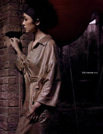 18歲“謀女郎”李曼寫真