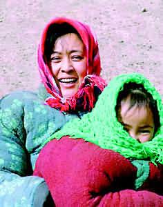 講述紅軍家屬長征艱辛內幕 <母親河>等待倪萍