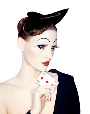 撲克美女演繹后現代視覺藝術