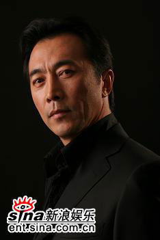 鄭曉寧《和平使命》中過足指揮官癮