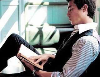 男人的手機都具備偷情功能