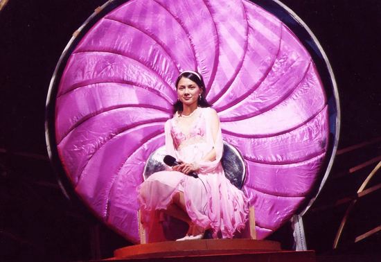 《但愿人長(zhǎng)久》演“鄧麗君”不用王菲用新人