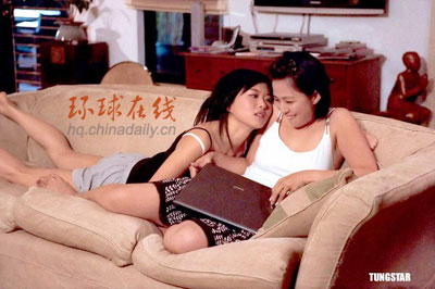 董敏莉與安雅《單身部落》銀幕激吻