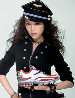 張靜初寫真帥氣妖魅