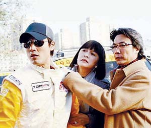 紀念香港回歸10周年 四部大戲“暗戰”央視(圖)