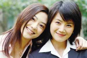 紀念香港回歸10周年 四部大戲“暗戰”央視(圖)