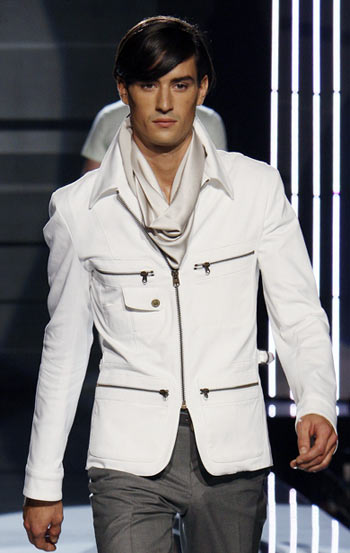 范思哲春夏男裝系列米蘭高調上演