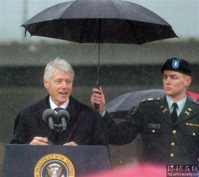 克林頓為富翁打工 “耍嘴皮子”收入千萬