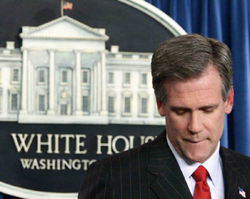 白宮新發言人初登場 收放自如流淚猛煽情