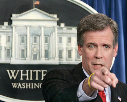 白宮新發言人初登場 收放自如流淚猛煽情