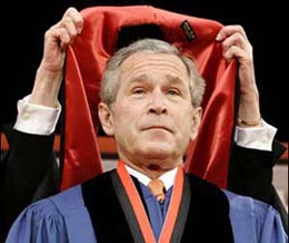 布什父子執(zhí)政比拼 兩代總統(tǒng)跌入同樣深淵