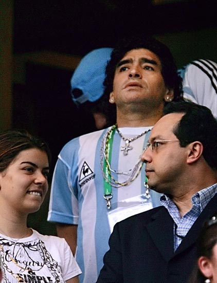 德媒體惡毒語言侮辱球王馬拉多納