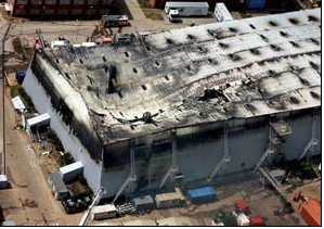 英國007電影攝影棚遭遇莫名大火 損失慘重