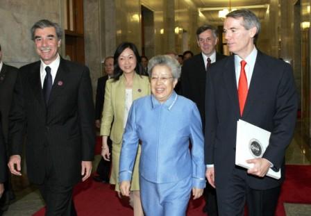 吳儀今赴美為胡布會(huì)作準(zhǔn)備 簽經(jīng)貿(mào)合約