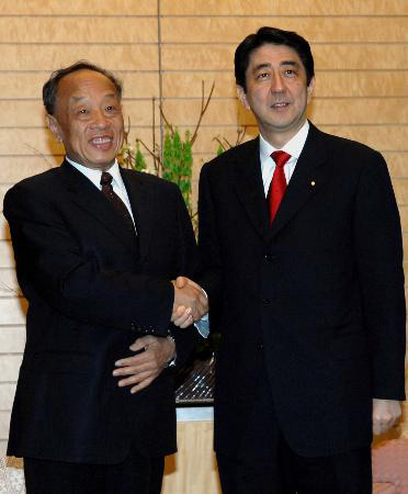 安倍想對華推行“有主見的外交”