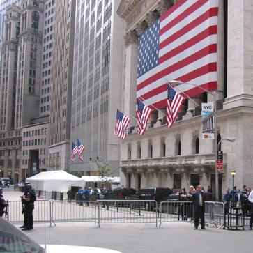 美對華制裁重創華爾街 美元美股雙雙下挫