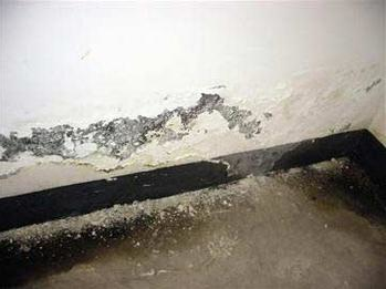 華業(yè)東方玫瑰小區(qū)新房地暖管道漏水致裝修延誤