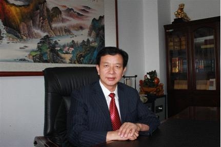 優(yōu)秀社會(huì)責(zé)任企業(yè)家:胡玲祥