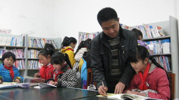 大學生“村官”蘭俠事跡簡介