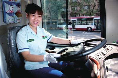 劉美蓮：最美女公交司機 用心服務乘客