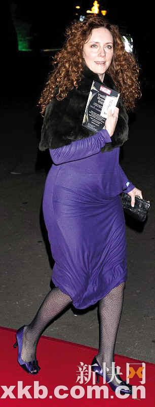 布魯克斯:英國小報女王華麗蛻變記