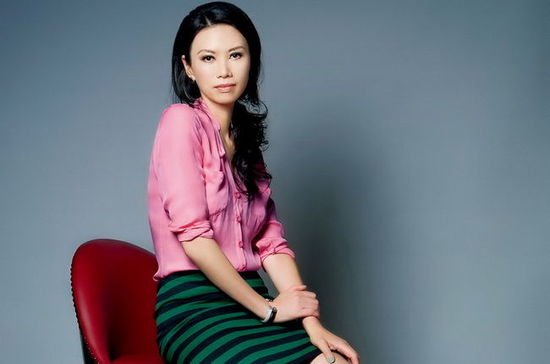 鄧文迪飛身出掌彪悍護夫 為了錢還是愛情？