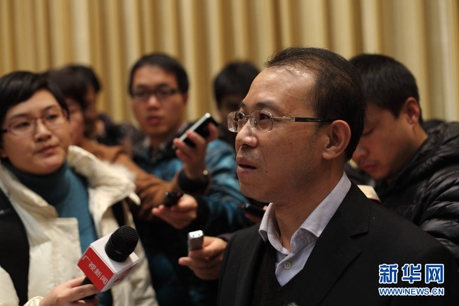 【兩會預熱】 眾媒體簽注熙熙攘攘