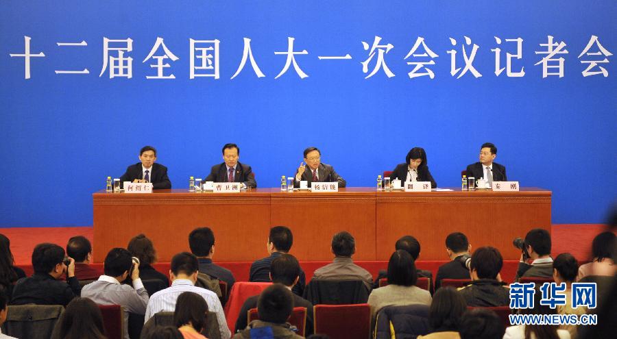 外交部長(zhǎng)楊潔篪答記者問(wèn)