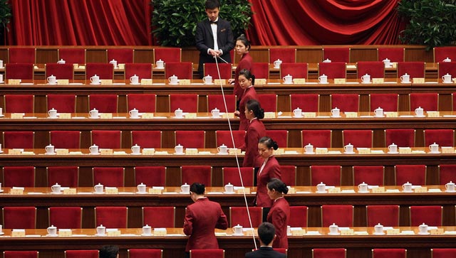 【解碼】2014年兩會代表委員的“桌上新待遇”