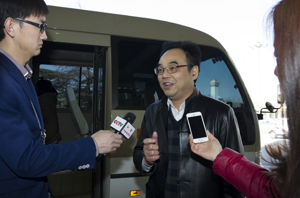 首批京外全國政協委員抵京