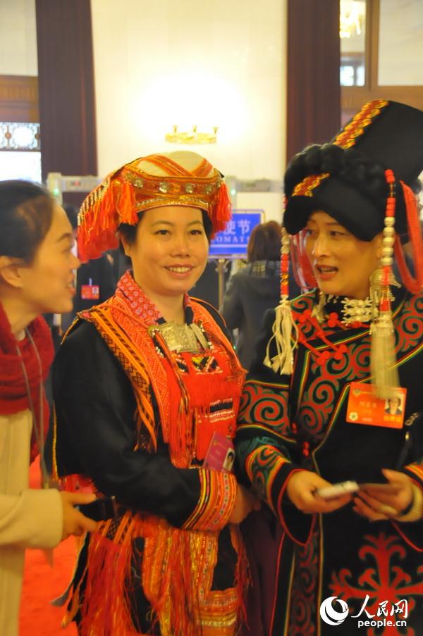 “兩會”少數民族和宗教界委員受追捧