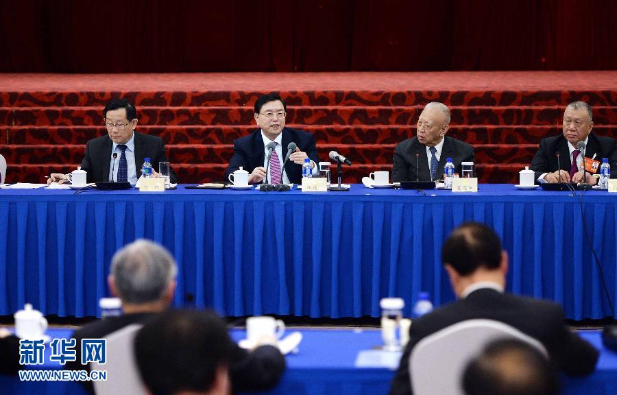 習近平等看望政協委員并參加分組討論