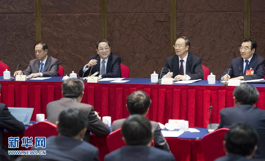 習近平等看望政協委員并參加分組討論