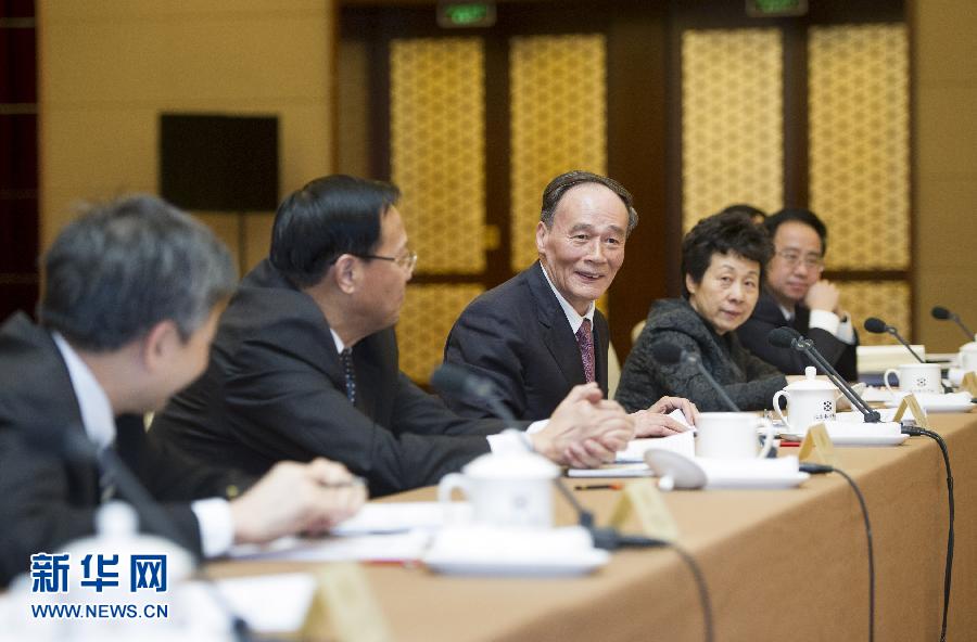 習近平等看望政協委員并參加分組討論