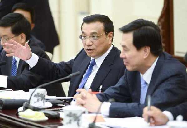 李克強(qiáng):讓農(nóng)民喝上安全水的目標(biāo)說到就要做到