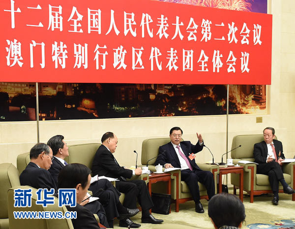 兩會授權(quán)發(fā)布：習(xí)近平等分別參加全國兩會一些團(tuán)組審議討論