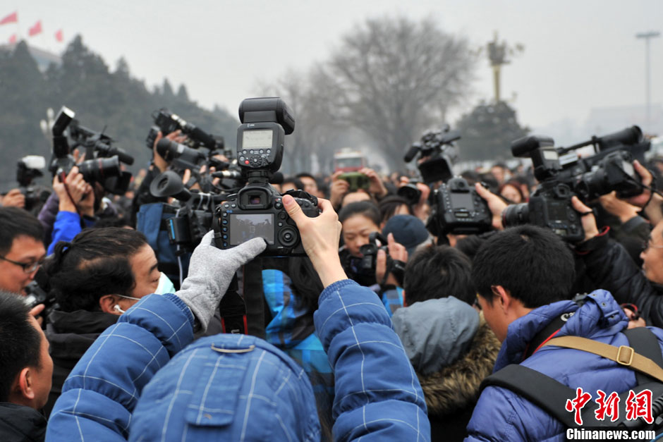 【兩會圖刊】新聞大戰