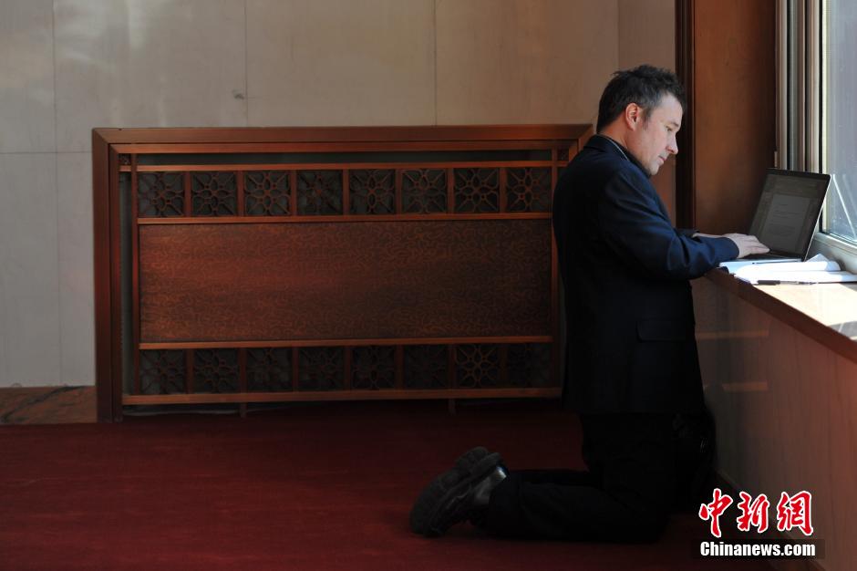 【兩會圖刊】新聞大戰