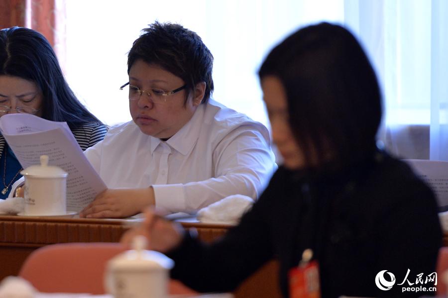 鏡頭中的兩會：兩會上的“半邊天”風采