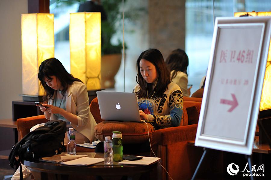 鏡頭中的兩會：兩會上的“半邊天”風采