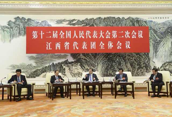 李克強參加江西代表團討論 揪心失聯(lián)飛機乘客