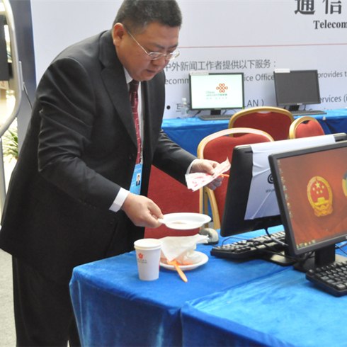 時刻準備著：新聞中心通信保障人員李樂