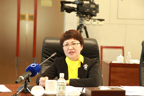 代表:治理污染 能源產(chǎn)業(yè)變革是關(guān)鍵