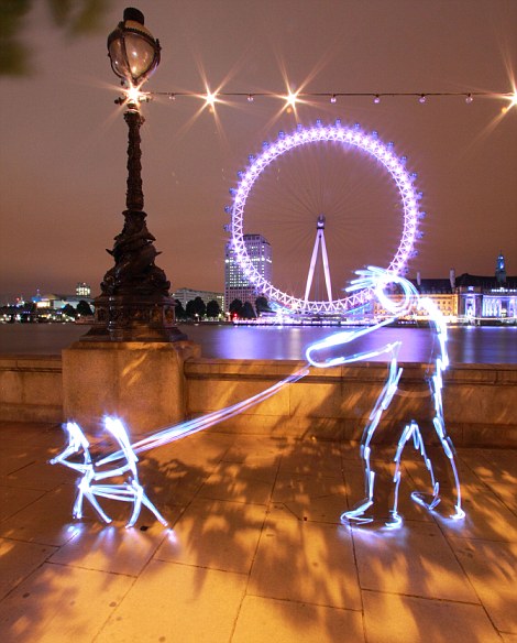 英攝影師用光線作畫 虛幻縹緲如夢(mèng)境