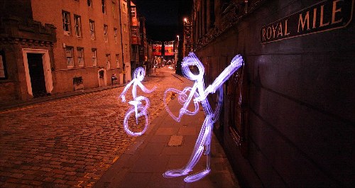 英攝影師用光線作畫 虛幻縹緲如夢境