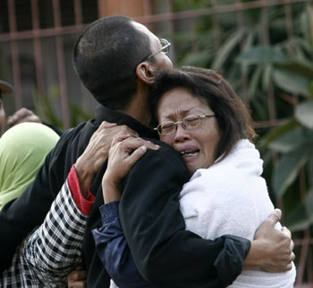 印尼強(qiáng)震死者人數(shù)上升至57人 2萬(wàn)多幢建筑受損