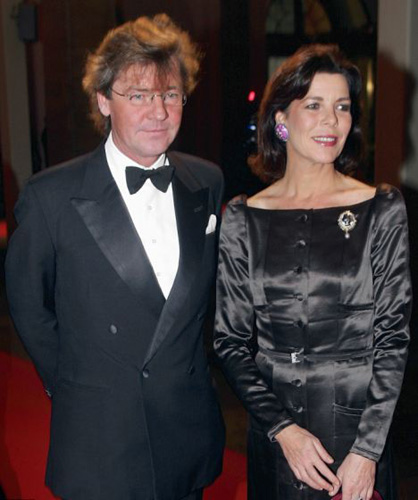 摩納哥公主結束第三段婚姻 700年詛咒籠罩王室成員