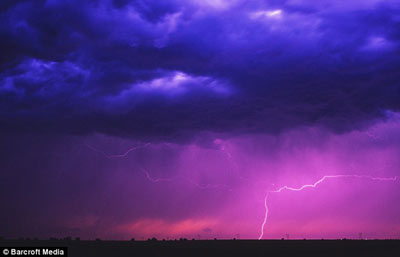 追風暴的人：美攝影師近20年致力拍攝龍卷風奇觀