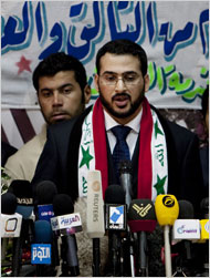 鞋襲布什記者終獲釋 發布會披露受虐細節