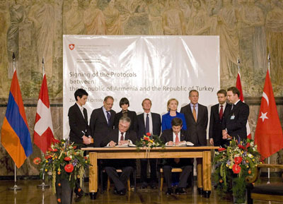 希拉里“停車場斡旋”助亞美尼亞土耳其結(jié)束“世紀(jì)敵對(duì)”